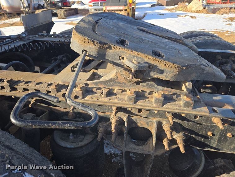 image for item DT7020 2011 International Prostar Premium truck