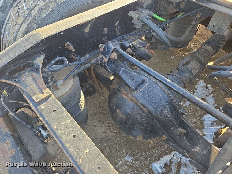 image for item DT7020 2011 International Prostar Premium truck