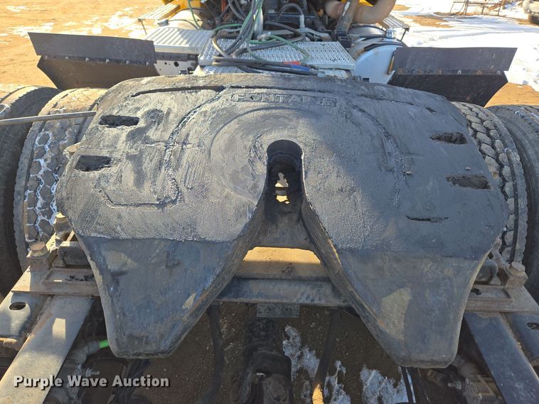 image for item DT7020 2011 International Prostar Premium truck