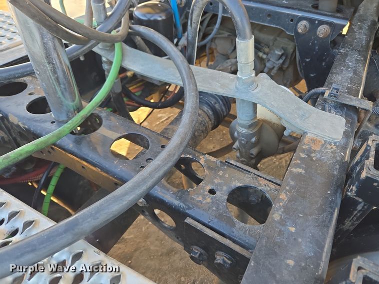 image for item DT7020 2011 International Prostar Premium truck