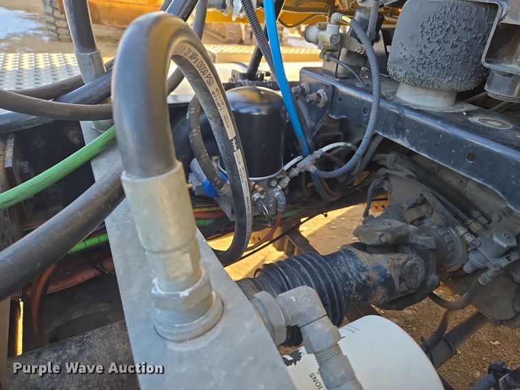 image for item DT7020 2011 International Prostar Premium truck