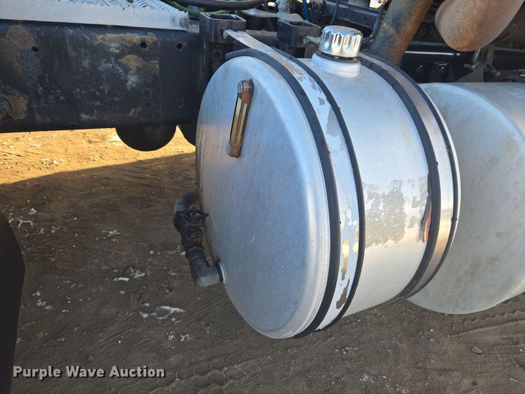 image for item DT7020 2011 International Prostar Premium truck