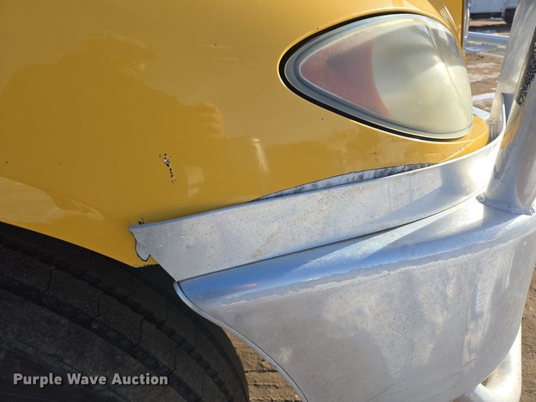 image for item DT7020 2011 International Prostar Premium truck