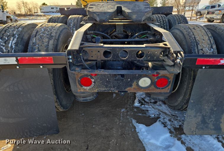 image for item DT7020 2011 International Prostar Premium truck