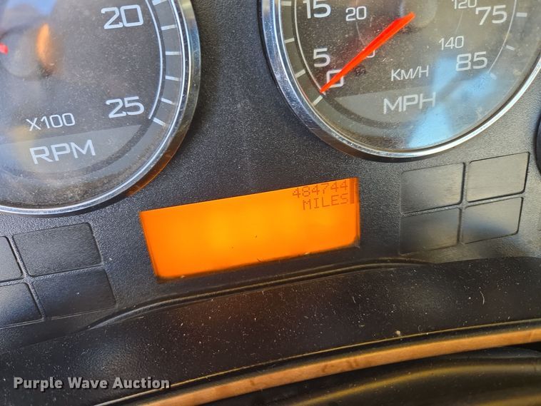 image for item DT7020 2011 International Prostar Premium truck