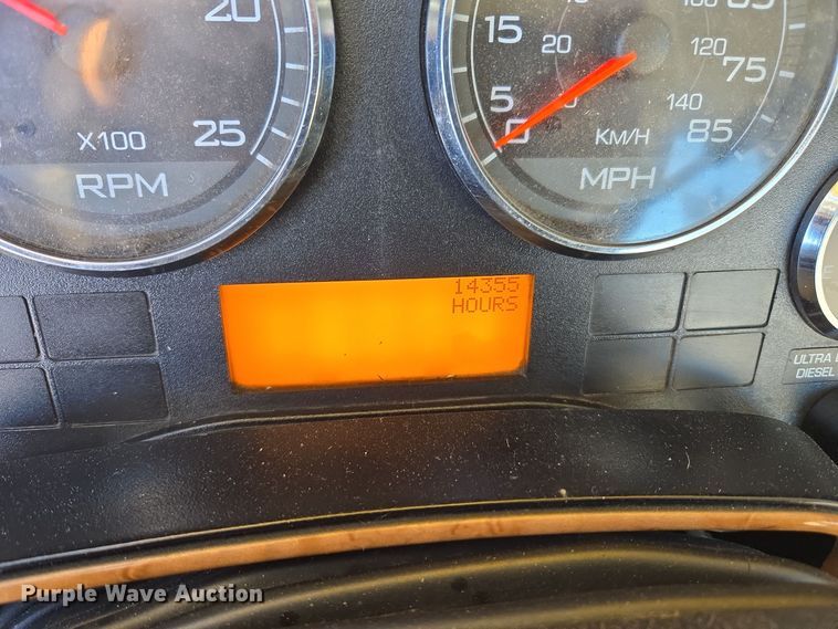 image for item DT7020 2011 International Prostar Premium truck