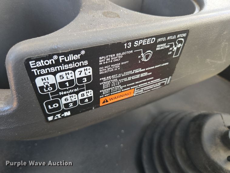 image for item DT7020 2011 International Prostar Premium truck