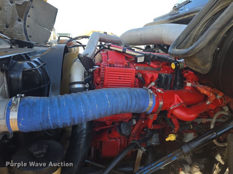 image for item DT7020 2011 International Prostar Premium truck