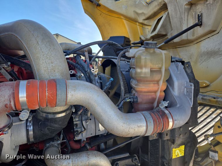 image for item DT7020 2011 International Prostar Premium truck