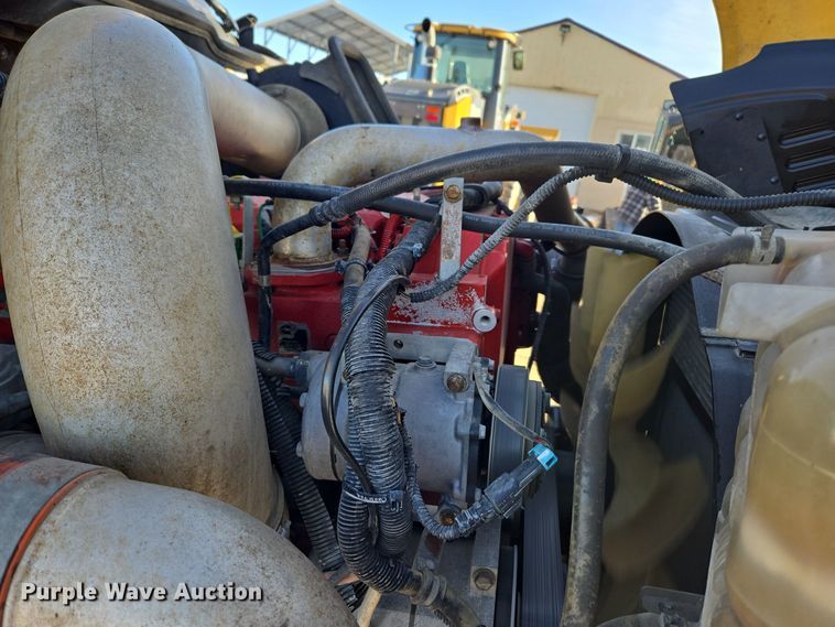 image for item DT7020 2011 International Prostar Premium truck