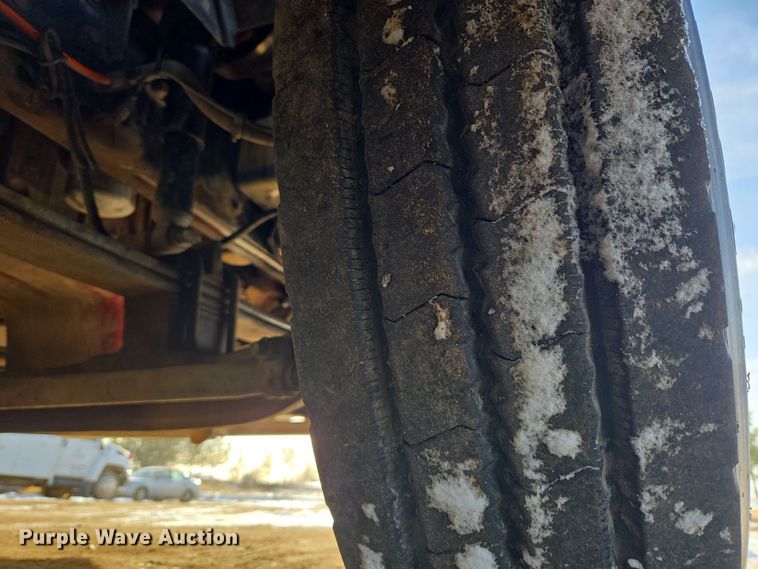 image for item DT7020 2011 International Prostar Premium truck