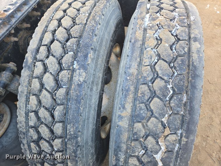 image for item DT7020 2011 International Prostar Premium truck