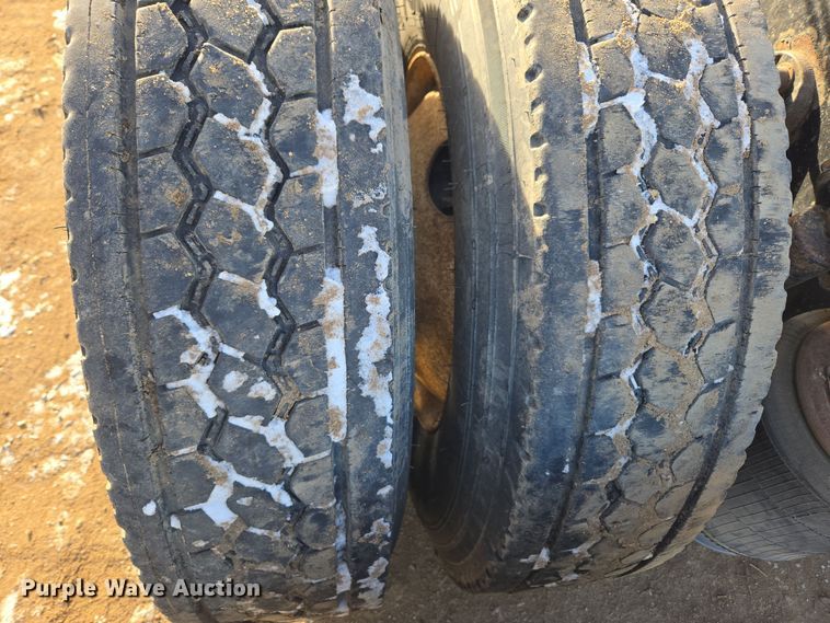 image for item DT7020 2011 International Prostar Premium truck