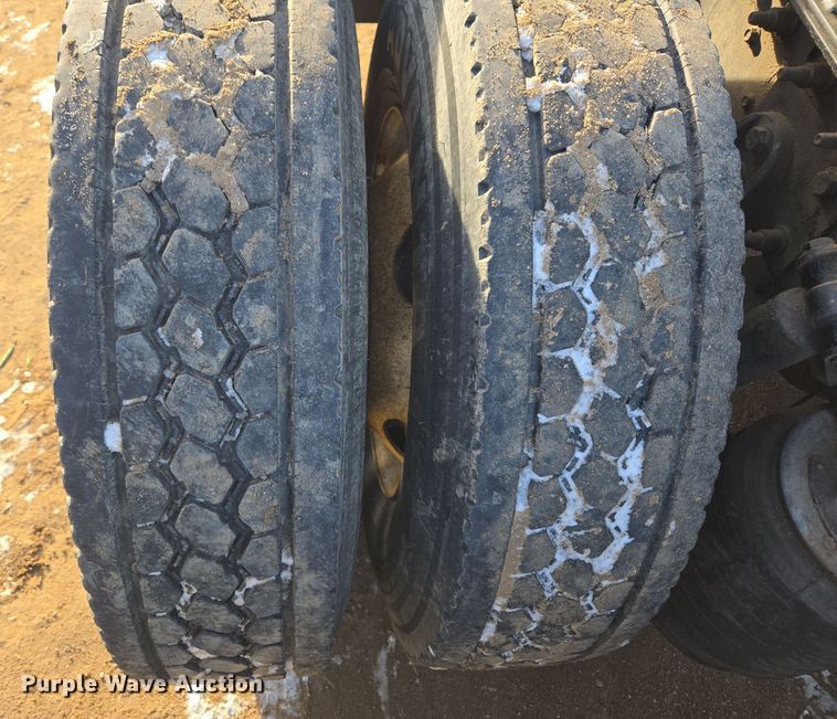 image for item DT7020 2011 International Prostar Premium truck