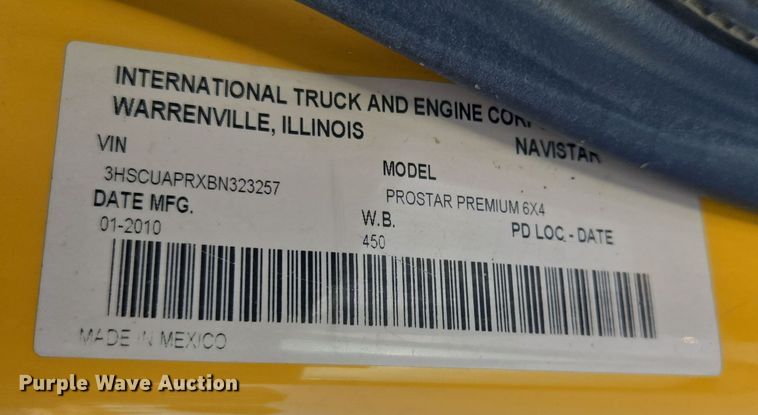 image for item DT7020 2011 International Prostar Premium truck