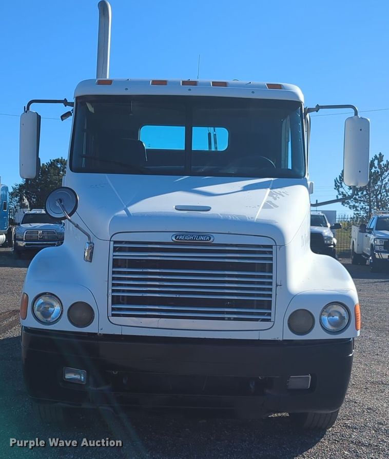 image for item EG2266 2002 Freightliner Century Class ST semi truck