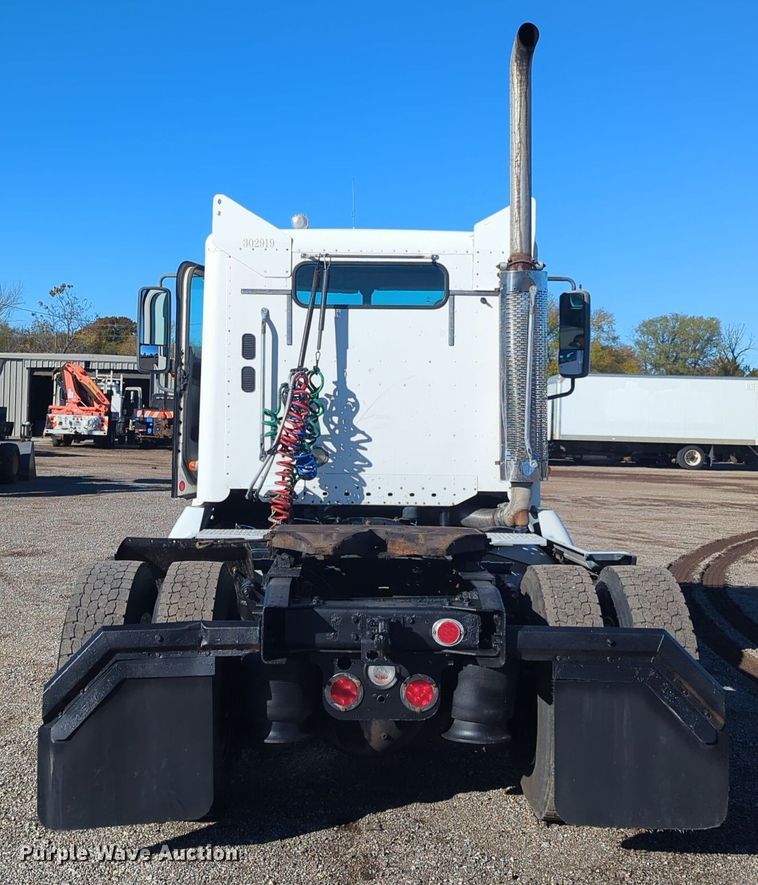 image for item EG2266 2002 Freightliner Century Class ST semi truck