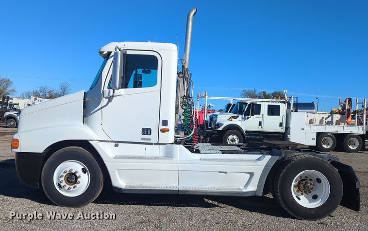 image for item EG2266 2002 Freightliner Century Class ST semi truck