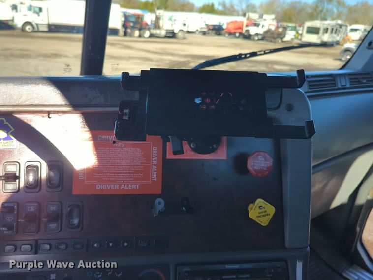 image for item EG2266 2002 Freightliner Century Class ST semi truck