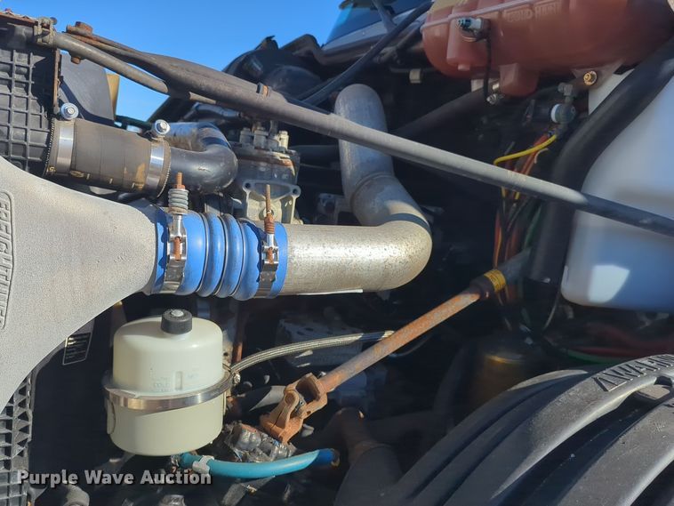 image for item EG2266 2002 Freightliner Century Class ST semi truck