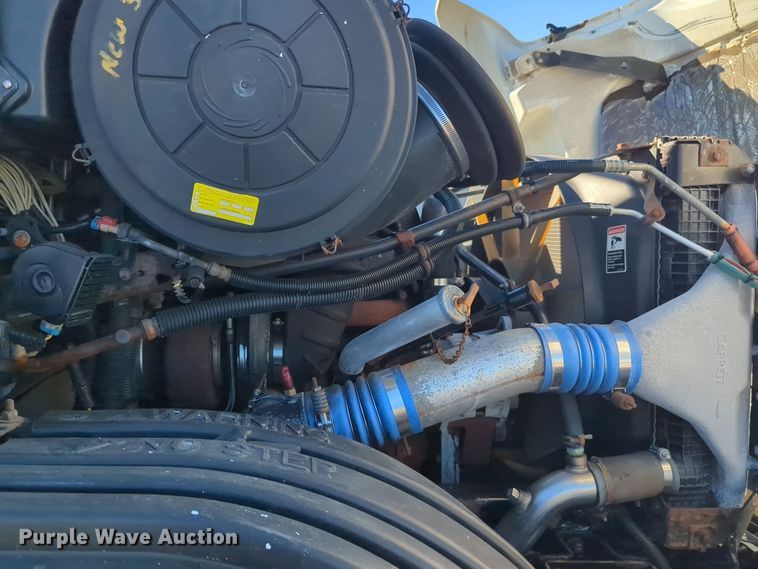 image for item EG2266 2002 Freightliner Century Class ST semi truck