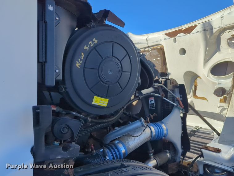 image for item EG2266 2002 Freightliner Century Class ST semi truck