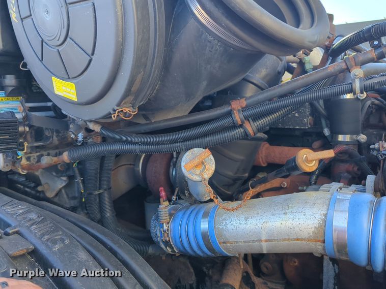 image for item EG2266 2002 Freightliner Century Class ST semi truck