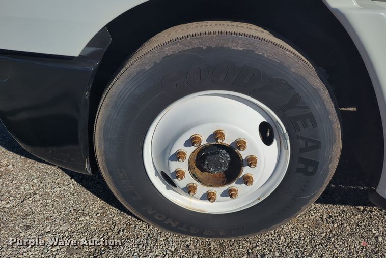 image for item EG2266 2002 Freightliner Century Class ST semi truck