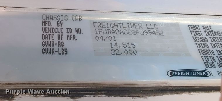 image for item EG2266 2002 Freightliner Century Class ST semi truck