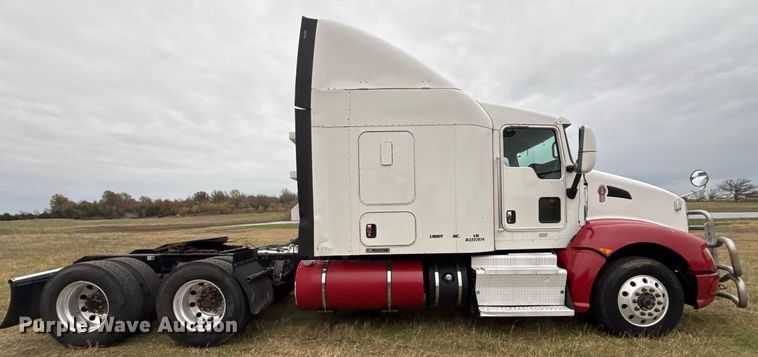 image for item EG2331 2013 Kenworth T660 semi truck