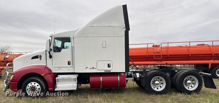 image for item EG2331 2013 Kenworth T660 semi truck