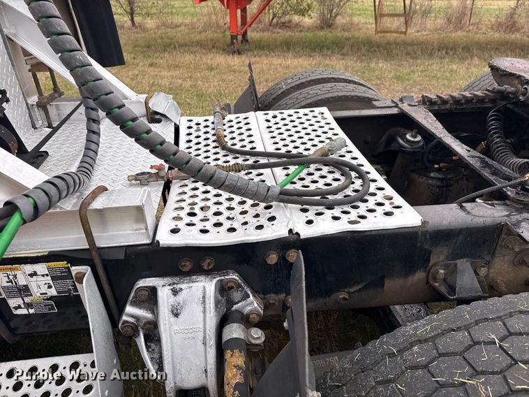 image for item EG2331 2013 Kenworth T660 semi truck