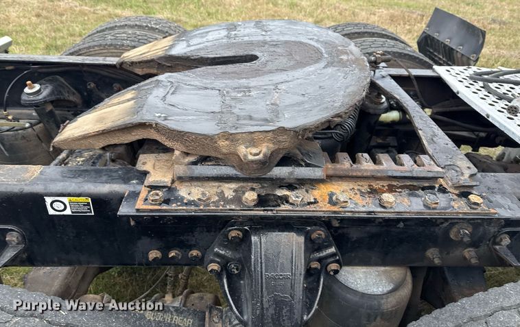 image for item EG2331 2013 Kenworth T660 semi truck