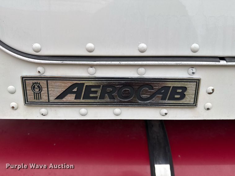 image for item EG2331 2013 Kenworth T660 semi truck