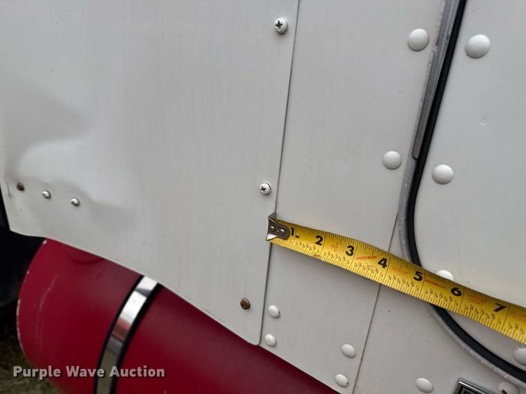 image for item EG2331 2013 Kenworth T660 semi truck