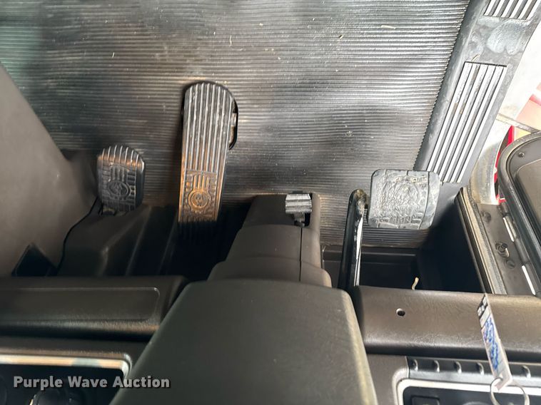 image for item EG2331 2013 Kenworth T660 semi truck