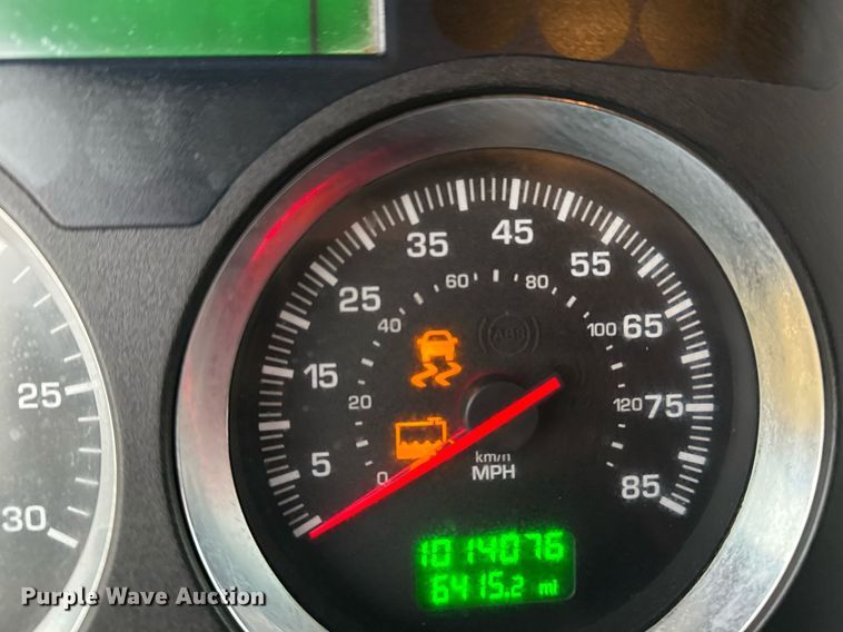 image for item EG2331 2013 Kenworth T660 semi truck