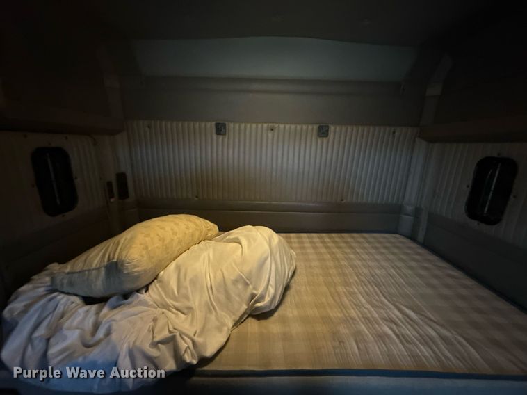 image for item EG2331 2013 Kenworth T660 semi truck