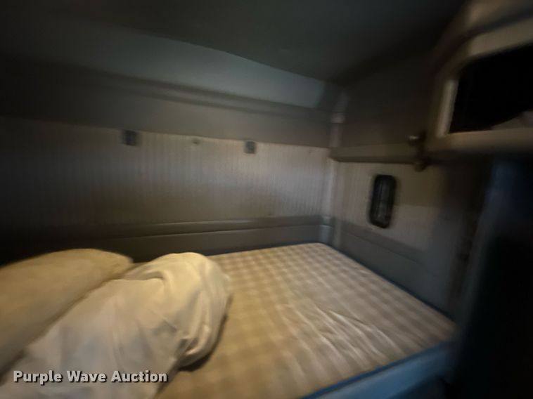 image for item EG2331 2013 Kenworth T660 semi truck