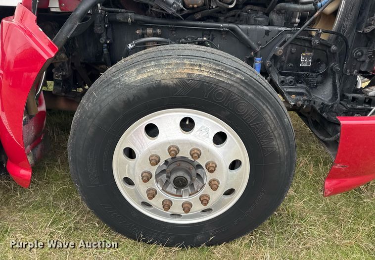 image for item EG2331 2013 Kenworth T660 semi truck