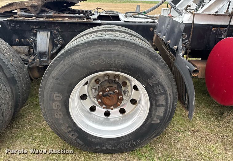 image for item EG2331 2013 Kenworth T660 semi truck