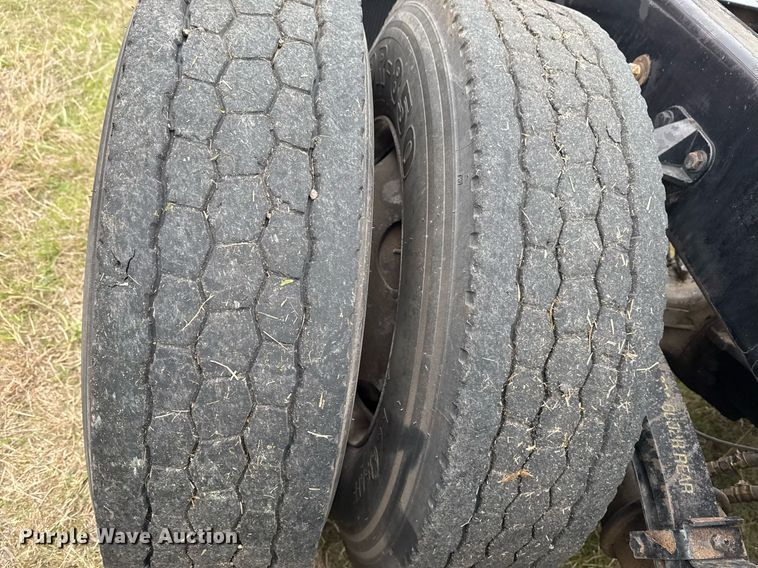 image for item EG2331 2013 Kenworth T660 semi truck