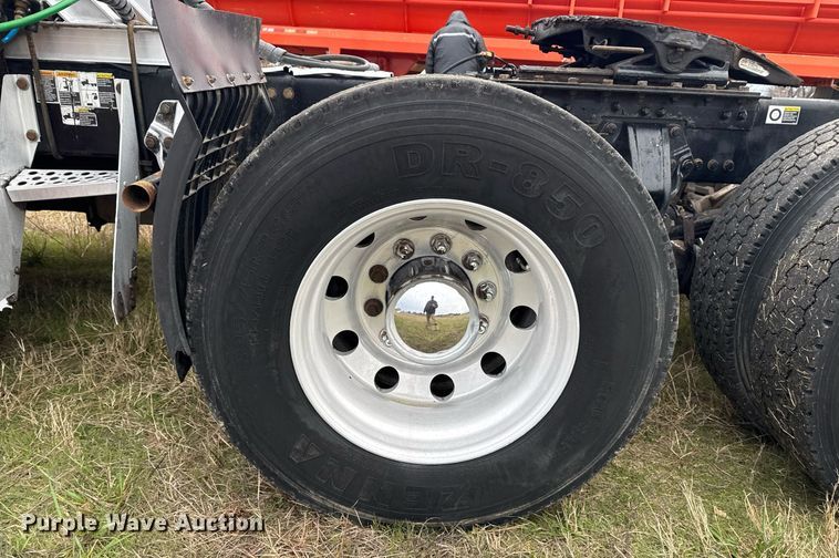 image for item EG2331 2013 Kenworth T660 semi truck