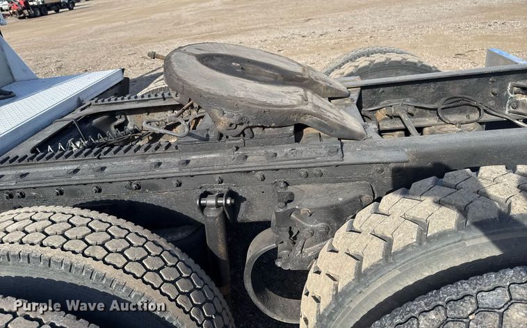 image for item EG2340 2006 Kenworth semi truck