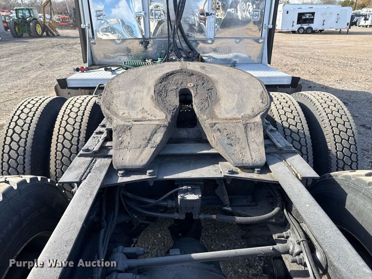 image for item EG2340 2006 Kenworth semi truck