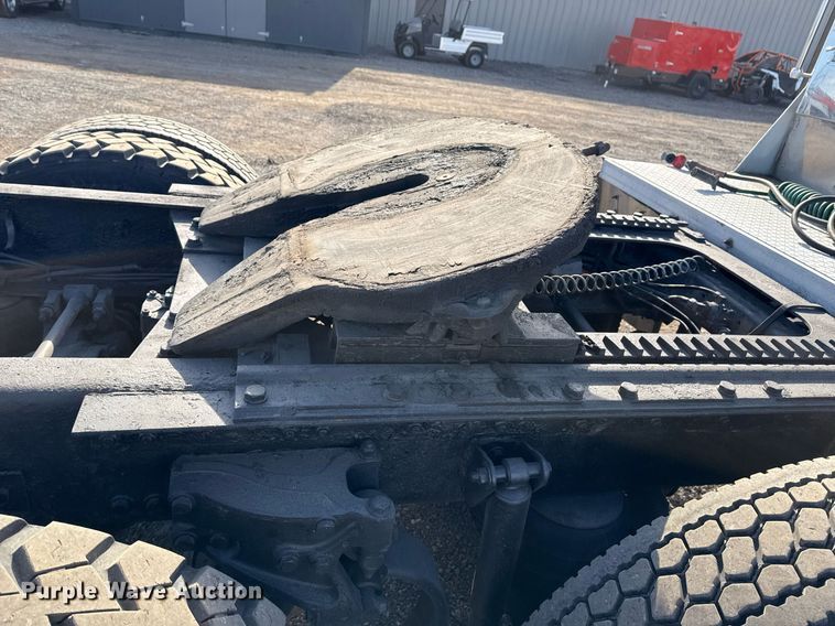 image for item EG2340 2006 Kenworth semi truck