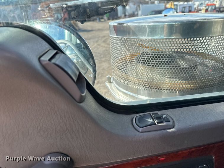 image for item EG2340 2006 Kenworth semi truck