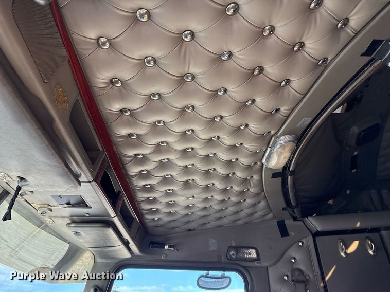 image for item EG2340 2006 Kenworth semi truck