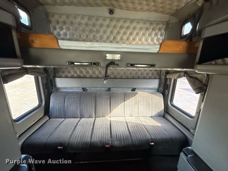 image for item EG2340 2006 Kenworth semi truck