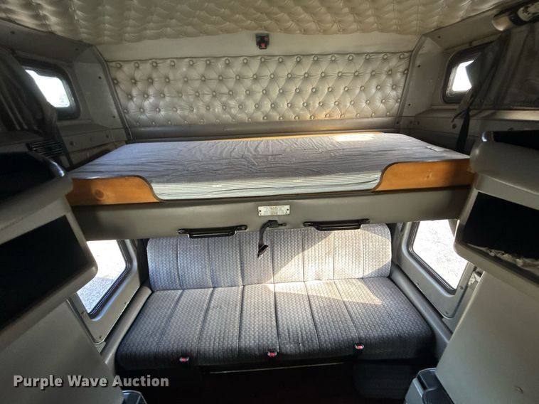 image for item EG2340 2006 Kenworth semi truck